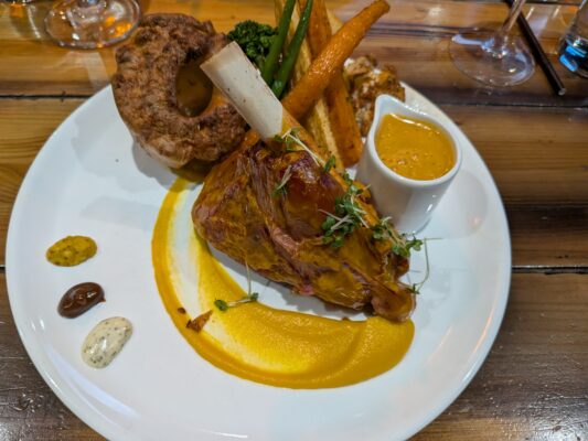 Photo of the roast dinner at Meli-Melo, Brick Lane